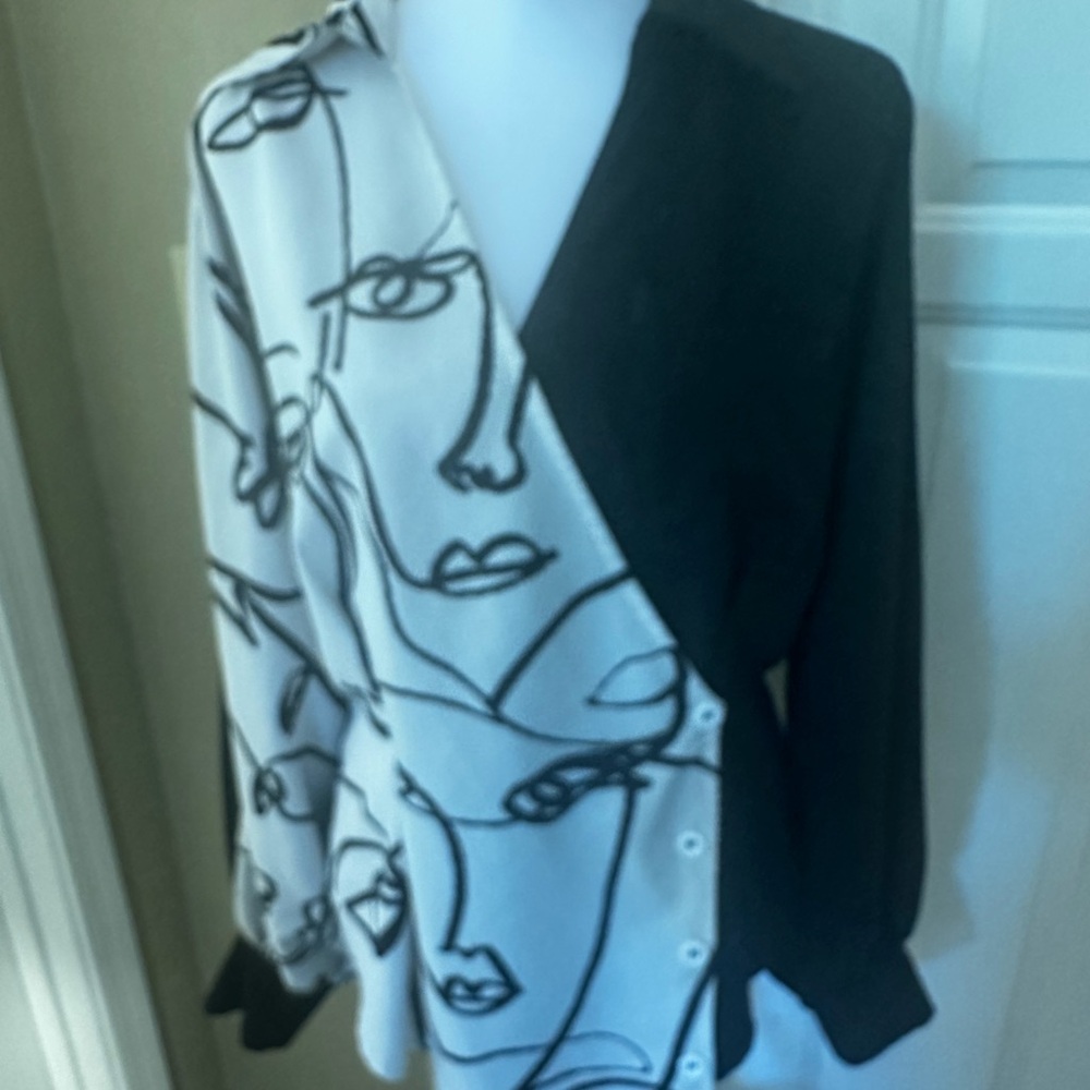 Abstract Face Print Artist Blouse- Black and White